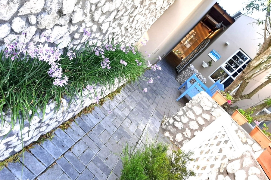 To Let 1 Bedroom Property for Rent in Country Club Western Cape